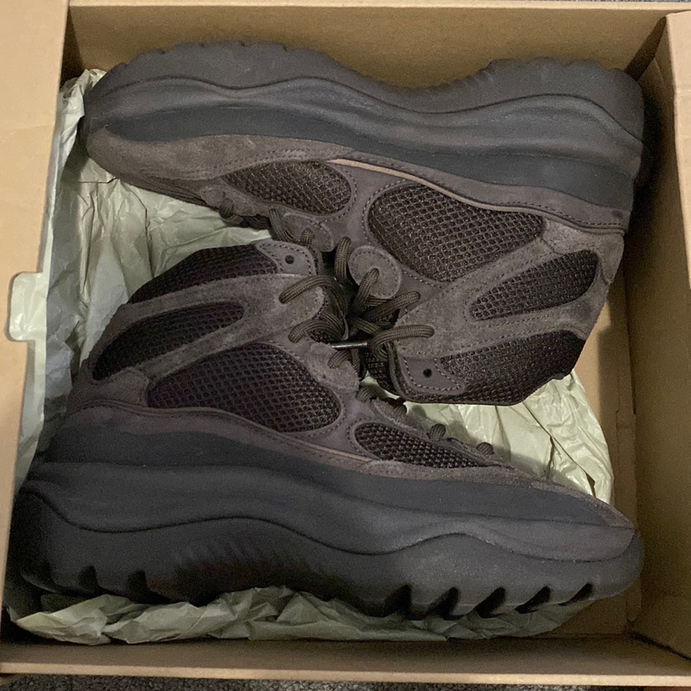 Yeezy Boots Desert Oil